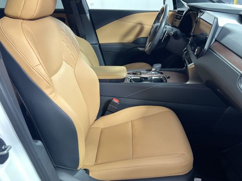 Used 2023 Lexus RX 350 Premium w/ Accessory Package AWD/4WD image 28