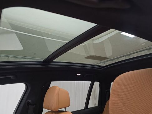 Certified 2024 BMW X7 xDrive40i w/ M Sport Package image 23