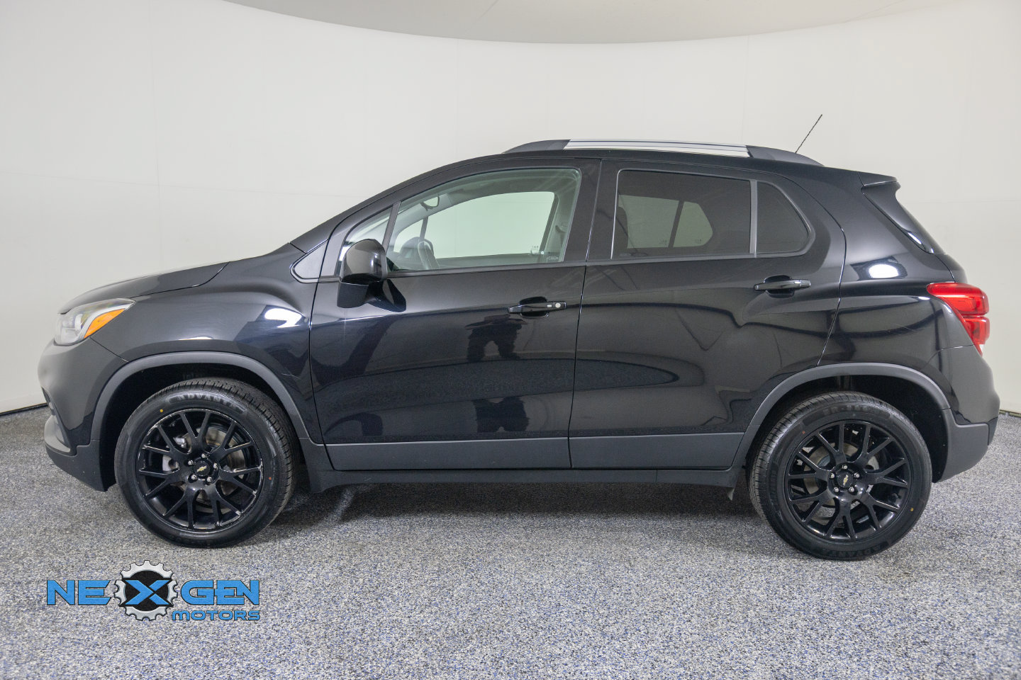 Used 2022 Chevrolet Trax LT w/ Midnight Edition AWD/4WD image 5