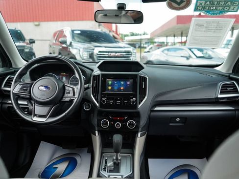Used 2023 Subaru Forester Premium AWD/4WD image 9