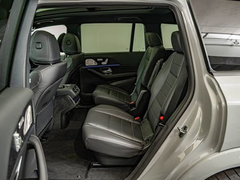 New 2026 Mercedes-Benz GLS 450 4MATIC image 31