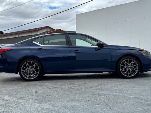 Certified 2023 Nissan Altima 2.0 SR image 2