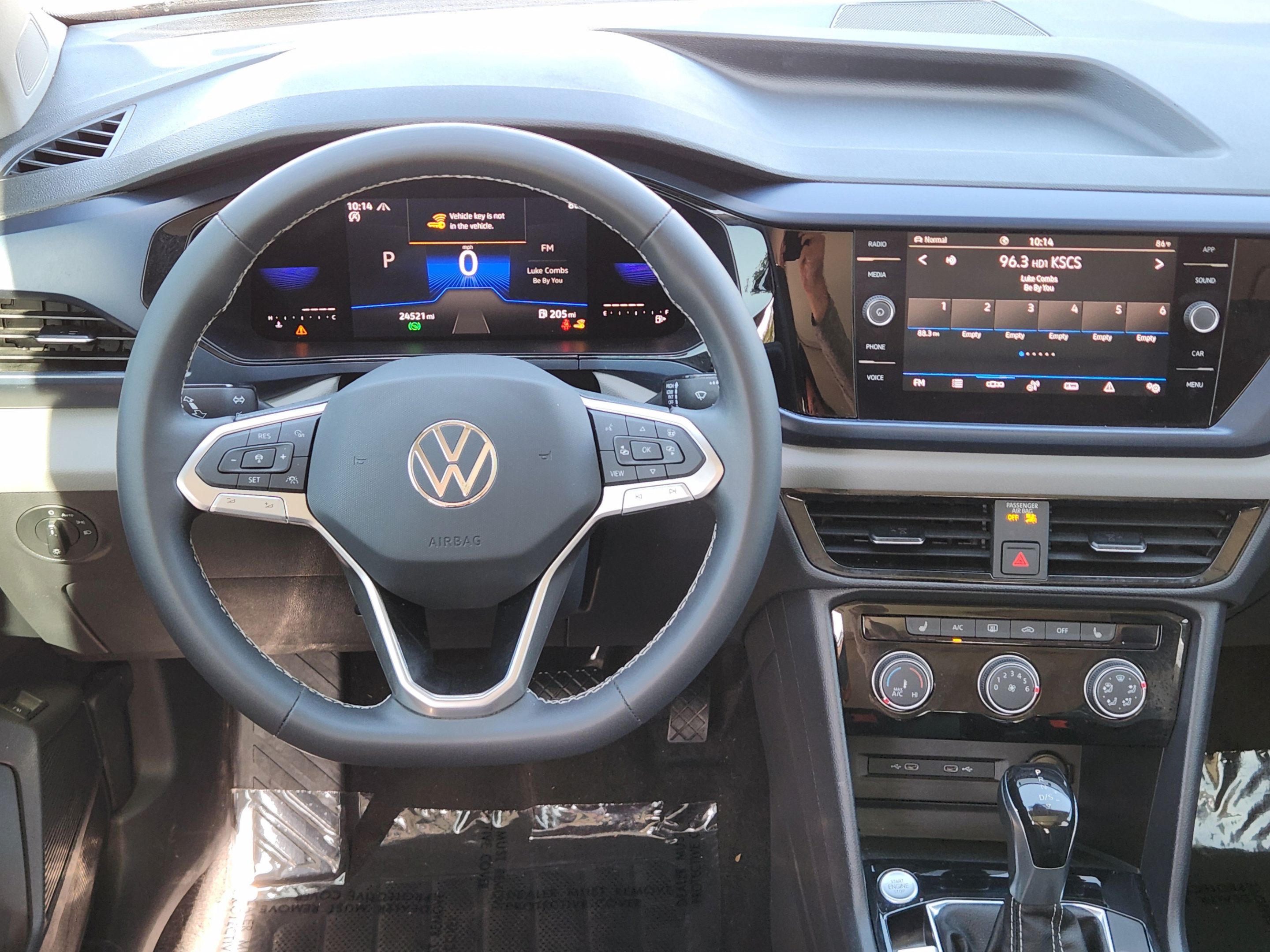 Used 2023 Volkswagen Taos SE w/ Panoramic Sunroof Package AWD/4WD image 23