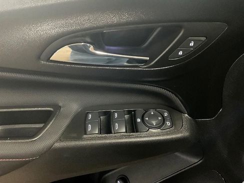 Used 2022 Chevrolet Equinox RS image 32