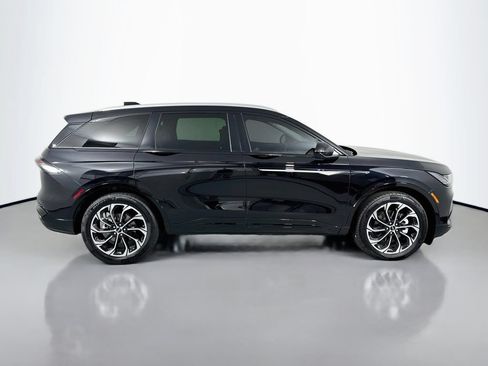 Used 2025 Lincoln Nautilus Reserve AWD/4WD image 5