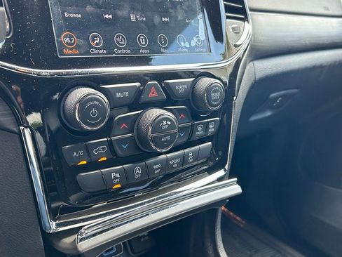 Used 2021 Jeep Grand Cherokee Laredo X RWD image 23