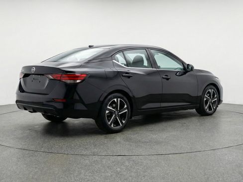 Used 2025 Nissan Sentra SV image 9