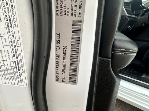 Used 2022 Jeep Grand Cherokee L Overland w/ Luxury Tech Group IV image 9