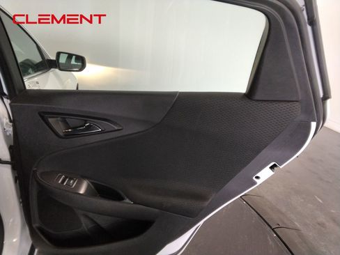 Used 2022 Chevrolet Malibu LT image 32