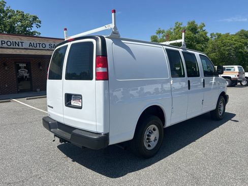 Used 2022 Chevrolet Express 2500 w/ Driver Convenience Package RWD image 9