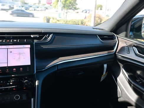 New 2025 Jeep Grand Cherokee Overland image 26