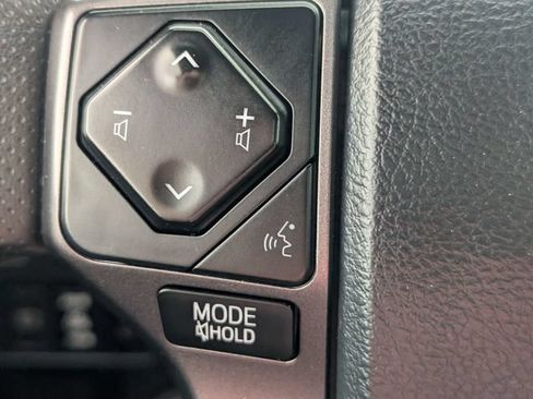 Used 2020 Toyota Tacoma TRD Sport AWD/4WD image 17