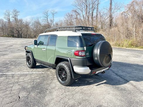 Used 2012 Toyota FJ Cruiser 4WD image 7