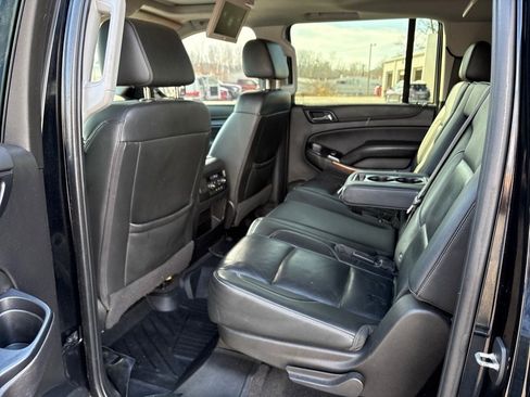 Used 2020 Chevrolet Suburban Premier image 8