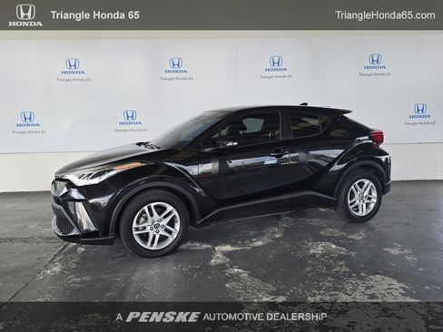 Used 2022 Toyota C-HR XLE image 1