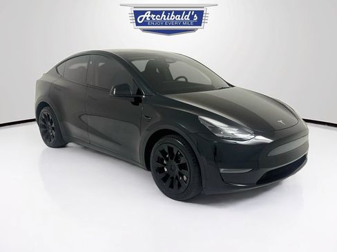 Used 2023 Tesla Model Y Long Range AWD/4WD image 1