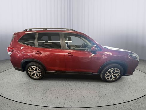 Used 2022 Subaru Forester Premium AWD/4WD image 4