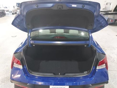 Used 2024 Hyundai Elantra Limited FWD image 30