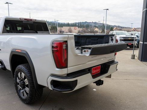 Used 2024 GMC Sierra 3500 Denali w/ Denali Reserve Package AWD/4WD image 35