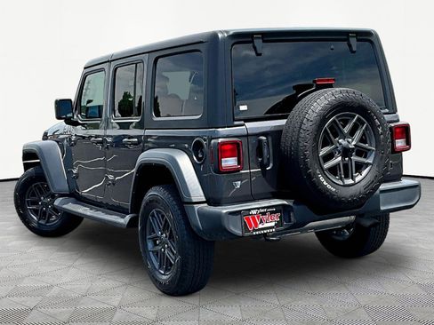 Used 2024 Jeep Wrangler Unlimited Sport AWD/4WD image 4