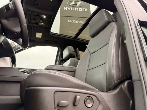 Used 2024 Chevrolet Suburban Z71 w/ Off-Road Capability Package AWD/4WD image 27