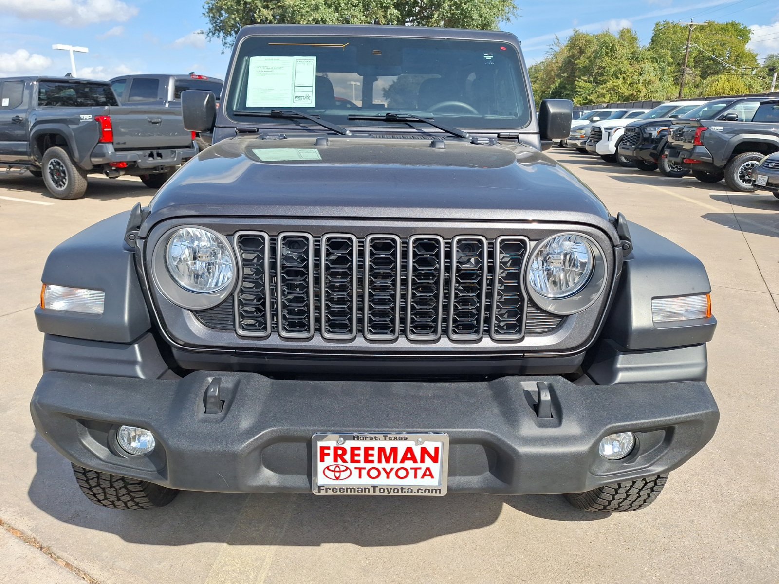 Used 2025 Jeep Wrangler Sport AWD/4WD image 9