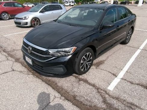 Used 2024 Volkswagen Jetta S FWD image 2