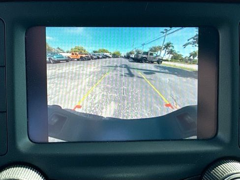 Used 2021 Jeep Gladiator Sport AWD/4WD image 15