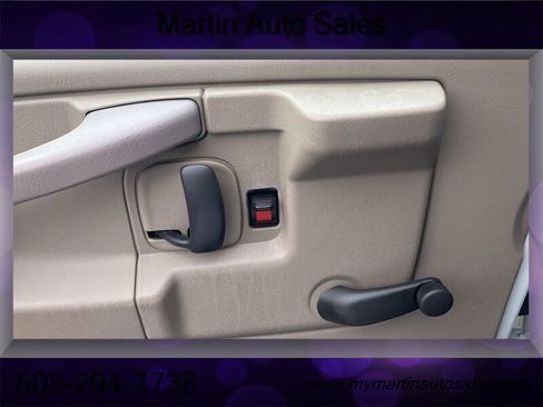 Used 2012 Chevrolet Express 2500 image 6