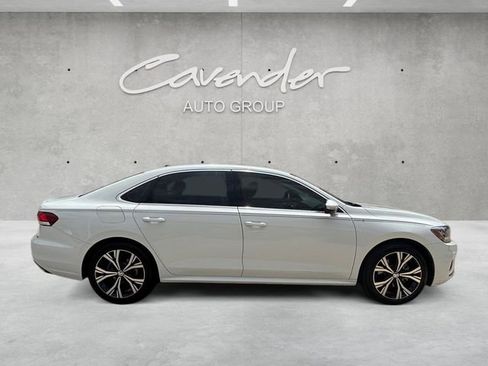 Used 2022 Volkswagen Passat 2.0T SE FWD image 20