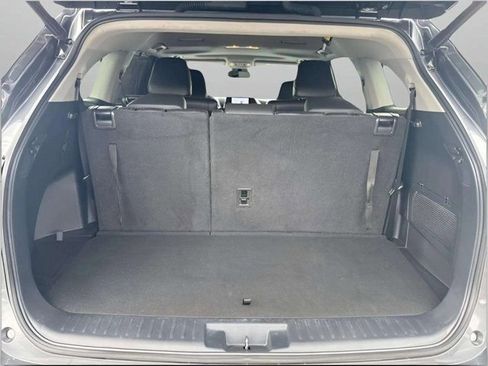 Used 2023 Toyota Highlander XLE image 21
