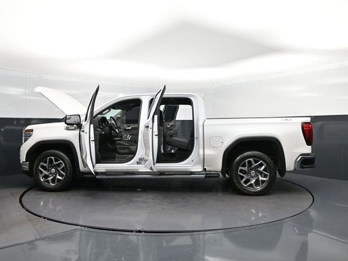 Used 2023 GMC Sierra 1500 SLT w/ SLT Convenience Package AWD/4WD image 40