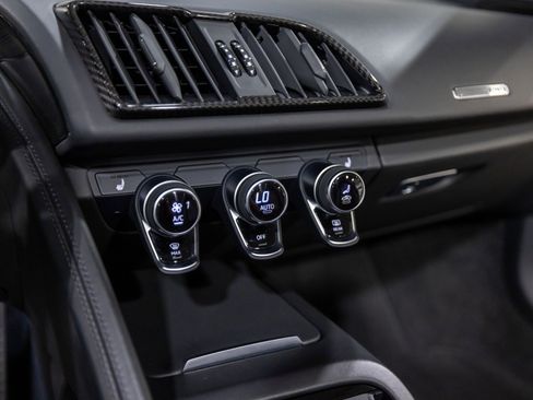 Used 2021 Audi R8 V10 w/ Premium Package image 38