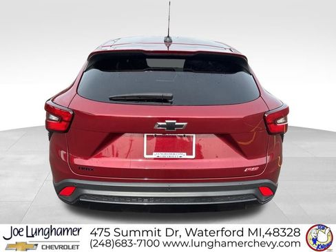 Used 2024 Chevrolet Trax RS w/ Driver Confidence Package FWD image 4