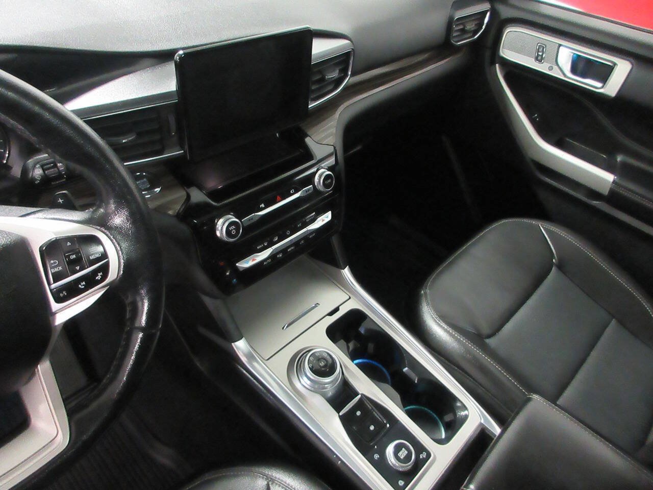 Used 2021 Ford Explorer Limited w/ Equipment Group 301A AWD/4WD image 21