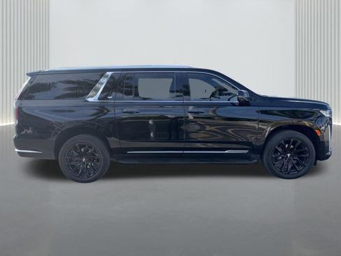 Used 2022 Cadillac Escalade ESV Luxury RWD image 3