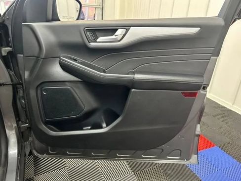 Used 2025 Ford Escape Platinum AWD/4WD image 17