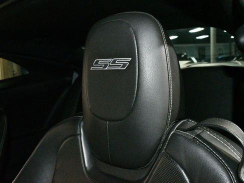 Used 2013 Chevrolet Camaro SS w/ SS Performance Package image 9