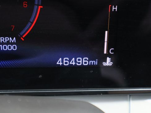 Used 2025 Chevrolet Trax LT FWD image 14