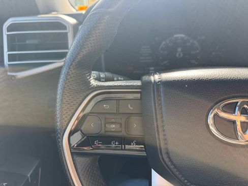 Used 2024 Toyota Tundra Limited AWD/4WD image 30