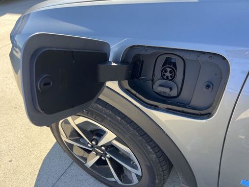 New 2026 Chevrolet Equinox EV LT image 29