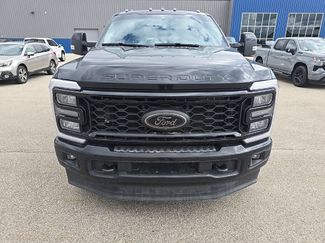 Used 2025 Ford F250 Lariat w/ Black Appearance Package AWD/4WD video 2