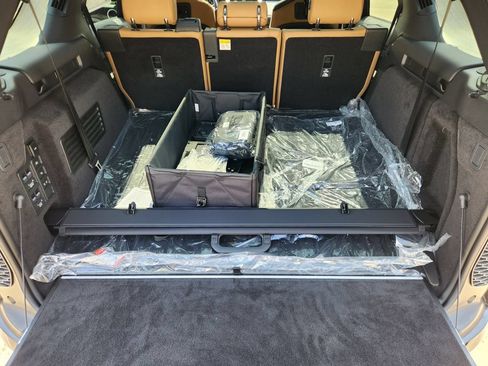 New 2026 Land Rover Discovery Limited Edition AWD/4WD image 14