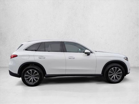 Certified 2024 Mercedes-Benz GLC 300 image 4