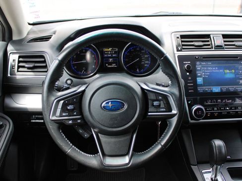 Used 2018 Subaru Outback 2.5i Premium AWD/4WD image 11