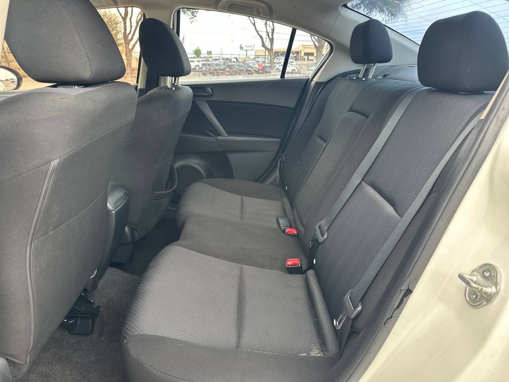 Used 2010 MAZDA MAZDA3 i Sport FWD image 21