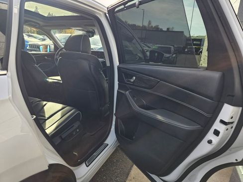 Used 2023 Acura MDX SH-AWD w/ Advance Package image 12