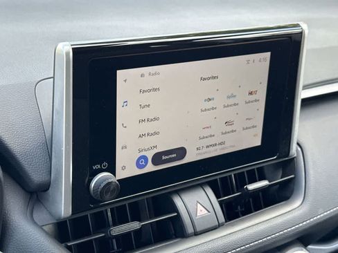 Used 2025 Toyota RAV4 XLE image 18