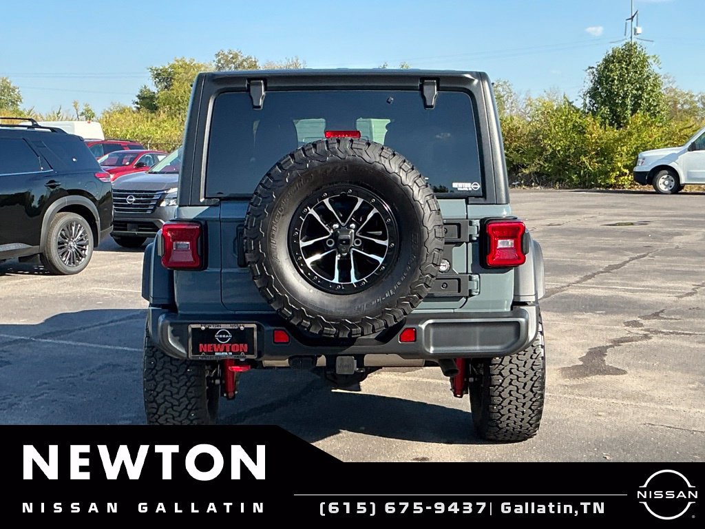 Used 2024 Jeep Wrangler Unlimited Rubicon AWD/4WD image 5