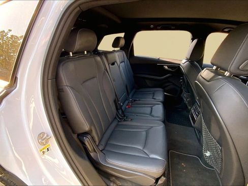 Used 2025 Audi Q7 3.0T Premium Plus AWD/4WD image 16